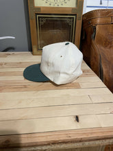 Load image into Gallery viewer, Vintage Cargill Hat