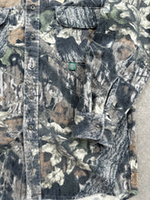 Load image into Gallery viewer, Vintage Mossy Oak Break Up Gen 1 Chamois Button Up (L)
