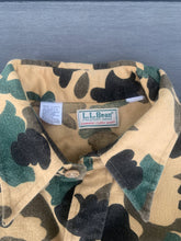 Load image into Gallery viewer, Vintage LL Bean Chamois Shirt