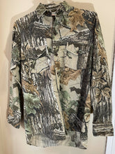 Load image into Gallery viewer, NWA NWTF Committee Button-Up Shirt (M)