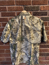Load image into Gallery viewer, Magellan Fish Gear Shirt Camo Men&#39;s (S) Vented Short Sleeve Fishing Shirt