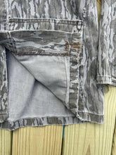 Load image into Gallery viewer, Original Mossy Oak Bottomland 3 Pocket Jacket (L) 🇺🇸