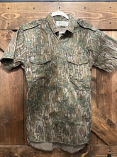 Load image into Gallery viewer, Greenleaf SS Button Up