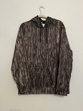 Load image into Gallery viewer, Old School Realtree Hoodie Large