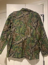 Load image into Gallery viewer, Mossy Oak Full Foliage shirt/jacket (M)🇺🇸