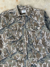 Load image into Gallery viewer, Vintage Mossy Oak Tree Stand Camo Chamois Button Up Shirt (XL)🇺🇸