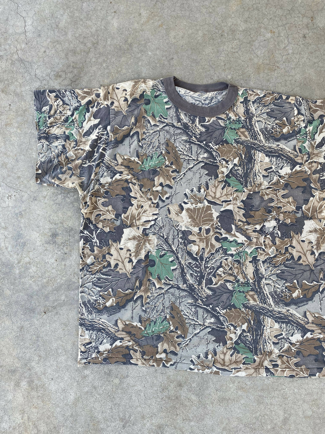 Vintage Realtree Advantage Camo Pocket Tee (XL/XXL)