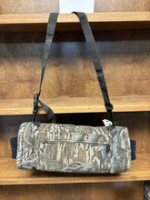 Load image into Gallery viewer, 90’s Original Mossy Oak Treestand Handwarmer 🇺🇸