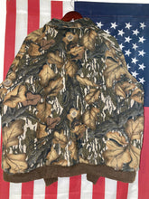 Load image into Gallery viewer, Original Mossy Oak Fall Foilage Insulated Bomber (XL) 🇺🇸