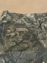 Load image into Gallery viewer, Mossy Oak Breakup Columbia Jeans / Pants