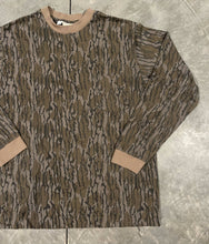 Load image into Gallery viewer, Mossy Oak Original Bottomland Long Sleeve Shirt (L/XL)