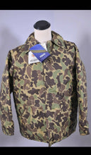 Load image into Gallery viewer, Camo jacket