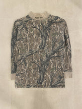 Load image into Gallery viewer, Vintage Mossy Oak Treestand Camo Turtleneck Longsleeve