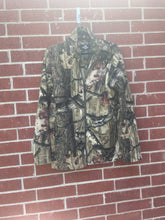 Load image into Gallery viewer, Mossy Oak Breakup Infinity Jacket Size Large