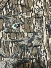Load image into Gallery viewer, MossyOak TreeStand Button Down Shirt (S)