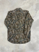 Load image into Gallery viewer, Vintage Mossy Oak Treestand Camo Button Up