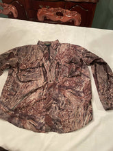 Load image into Gallery viewer, Cabelas vented waterfowl shirt large