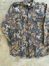 Load image into Gallery viewer, Vintage Mossy Oak Fall Foliage Camo Button Up Shirt (M)🇺🇸