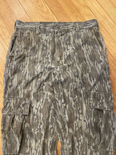 Load image into Gallery viewer, Vintage Mossy Oak Bottomland Pants (34x32)🇺🇸