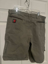 Load image into Gallery viewer, Wrangler Riggs Workwear shorts