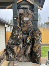 Load image into Gallery viewer, 90’s Mossy Oak Fall Foliage Strap Vest (L) 🇺🇸