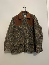 Load image into Gallery viewer, 90’s Carhartt Mossy Oak Treestand Blanket lined Jacket (L) 🇺🇸