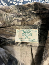 Load image into Gallery viewer, Mossy Oak Treestand LS Button Up (L)