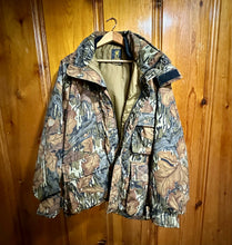 Load image into Gallery viewer, Browning Mossy Oak Fall Foliage Jacket (XXL)