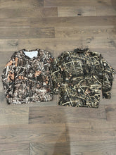 Load image into Gallery viewer, Realtree Max-4 Long Sleeve Shirts (L)