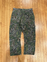 Load image into Gallery viewer, Vintage Mossy Oak Full Foliage Camo Pants (L) 🇺🇸