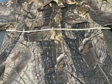 Load image into Gallery viewer, Rocky Mountain Elk Foundation Button Up Shirt (M)