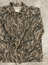 Load image into Gallery viewer, Mossy Oak Treestand 3 Pocket Jacket (L/XL)