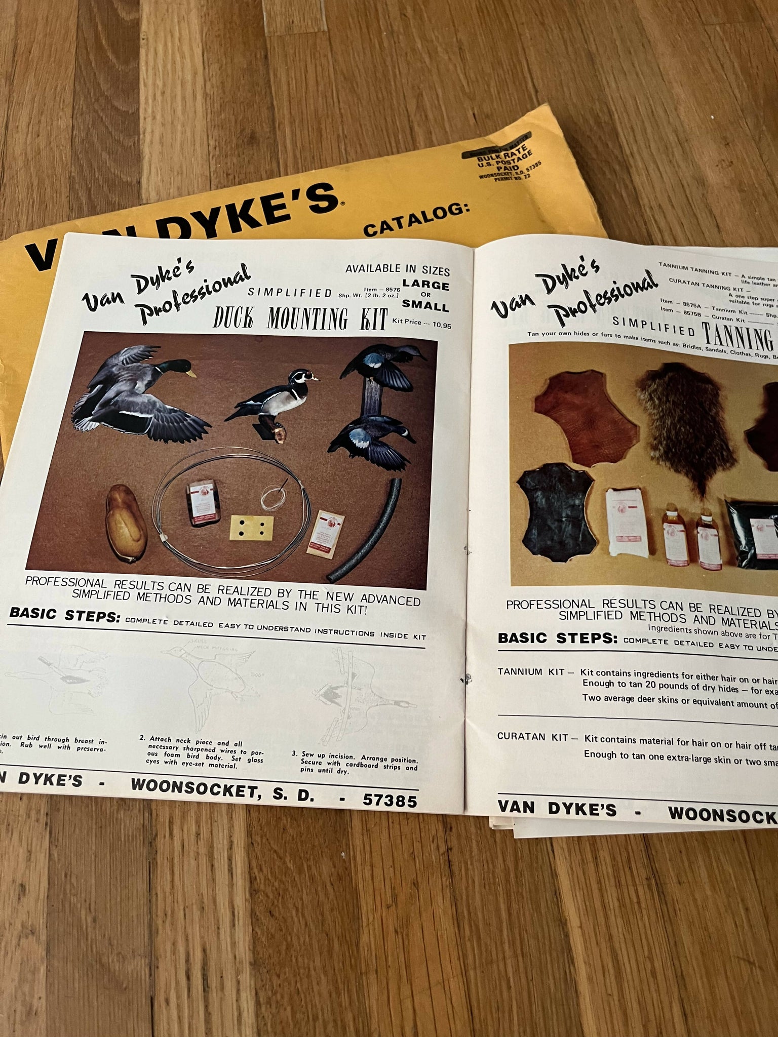 Van Dyke Taxidermy Zippered Field Kit 12 Tools plus supplies