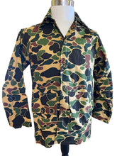 Load image into Gallery viewer, Saftback Vintage Camo Jacket, Size Small