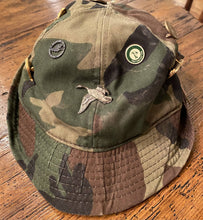 Load image into Gallery viewer, Camouflage Hat with Pins
