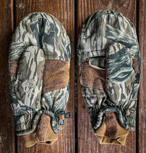 Load image into Gallery viewer, Mossy Oak Treestand Mittens (XL)🇺🇸