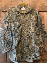 Load image into Gallery viewer, Mossy Oak Treestand LS Button Up (M)🇺🇸