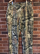 Load image into Gallery viewer, Browning Men&#39;s Camouflage Hunting CARGO Pants- Break Up Infinity Large Camo Gear