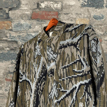 Load image into Gallery viewer, Vintage Whitewater Mossy Oak Treestand Knitted Sweater (Large)🇺🇸