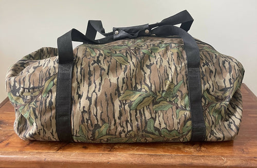 90’s Mossy Oak Greenleaf Duffle Bag (32”x26”) 🇺🇸
