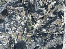 Load image into Gallery viewer, Vintage Mossy Oak Break Up Gen 1 Buttom Up ( L)