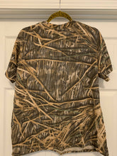 Load image into Gallery viewer, Mossy Oak Shadowgrass SS Tshirt (L)