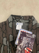 Load image into Gallery viewer, Vintage Big Dutch Trebark Camo Jacket