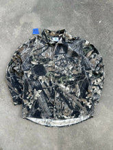 Load image into Gallery viewer, Vintage Mossy Oak Break Up Gen 1 Buttom Up ( L)