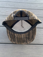 Load image into Gallery viewer, Vintage Moultrie Feeders hat