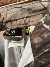 Load image into Gallery viewer, Under Armour Brand Lightweight Realtree Xtra Cargo Pants Adult Size 40x32