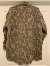 Load image into Gallery viewer, Mossy Oak Bottomland LS Button Up (XL)🇺🇸