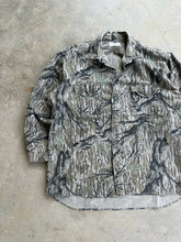 Load image into Gallery viewer, Vintage Mossy Oak Treestand Chamois Button Up Shirt (XL) 🇺🇸