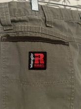 Load image into Gallery viewer, Wrangler Riggs Workwear shorts