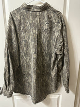 Load image into Gallery viewer, Mossy Oak Bottomland Cotton Shirt (XL)